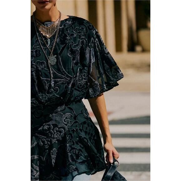 NEW Free People Manuka Burnout Velvet Mini Dress Black Size Small - Picture 2 of 9